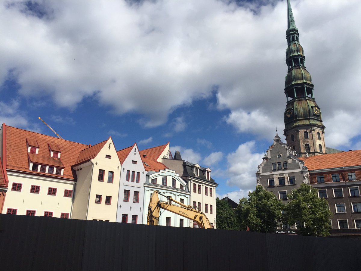 heliiimp's tweet photo. Such a shame that these beautiful façades will soon be hidden behind some flats. Kapēc nu?! @LiveRiga vai kāds zini? #Rīga #Latvija #art https://t.co/YKfbY23wMm