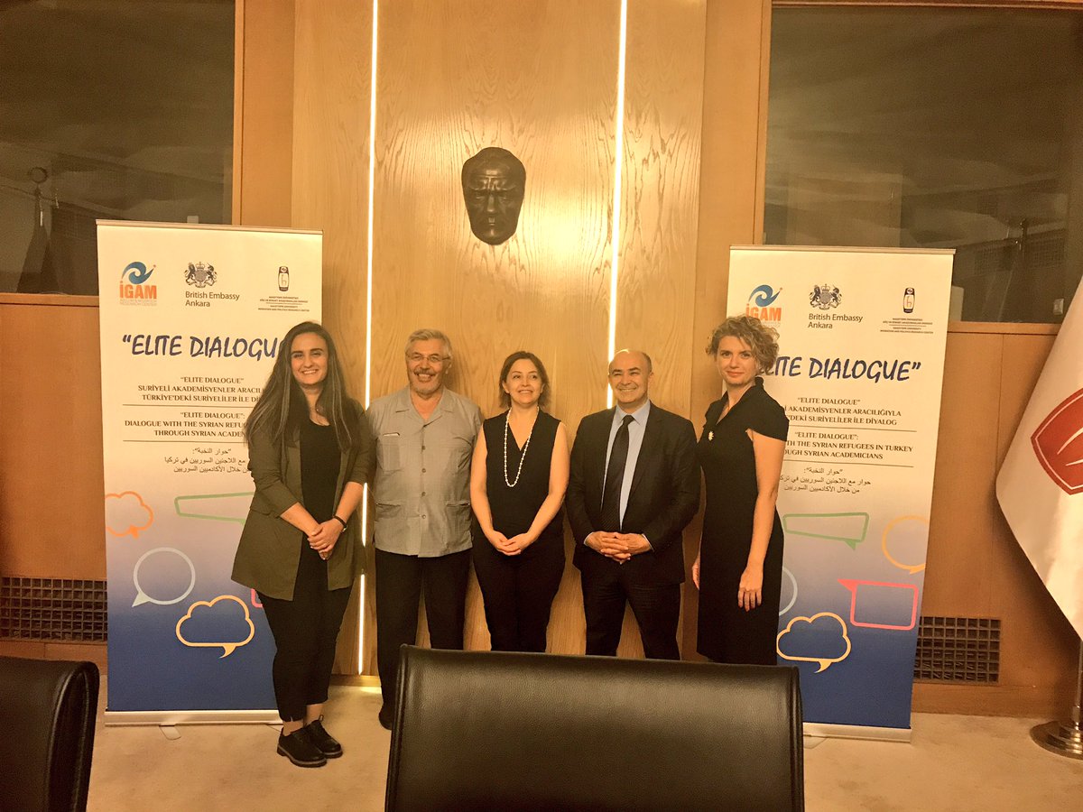 'Elite Dialogue' proje ekibimiz, basın toplantısından sonra <a href="/igam_igamder/">İltica ve Göç Araştırmaları Merkezi (İGAM)</a> <a href="/mmerdogan1103/">M. Murat Erdoğan</a>  <a href="/HUGO_Ankara/">HUGO_Ankara</a>