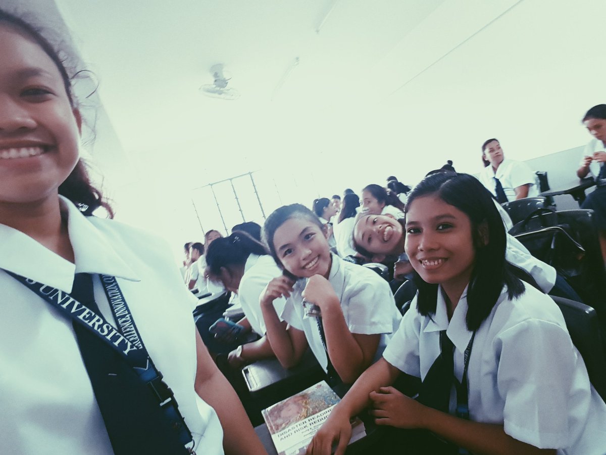 potche_cacdac's tweet photo. New classmates! 💓👐
#ICT
#SMUSeniorHighSchool
#STEM11D
#SY20172018 https://t.co/dt3XjP62f4