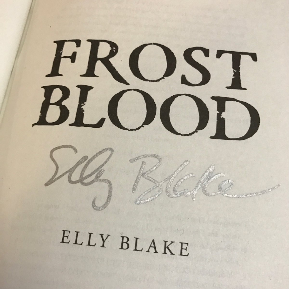 thebooktraveler's tweet photo. 📚😎☀️ End of Summer Giveaway! RT &amp; Follow to win signed copies of #Caraval &amp; #Frostblood! Open INTL. Ends 8/28 @SGarberGirl @elly_blake https://t.co/lWCQE7UT7A