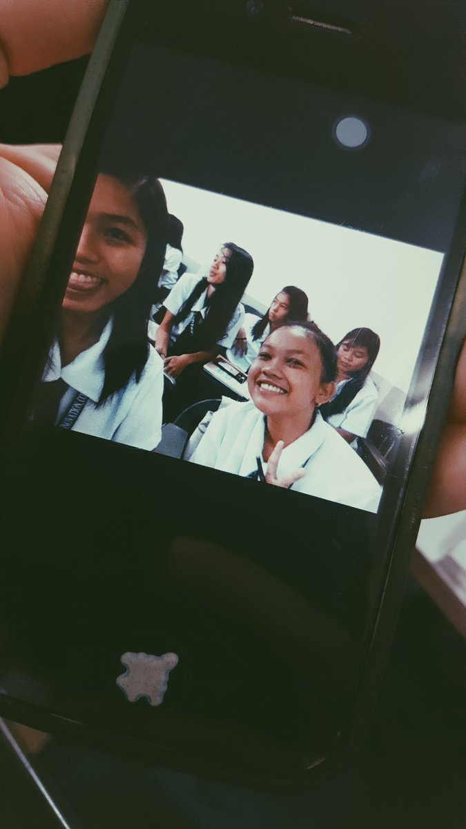 potche_cacdac's tweet photo. New classmates! 💓👐
#ICT
#SMUSeniorHighSchool
#STEM11D
#SY20172018 https://t.co/dt3XjP62f4