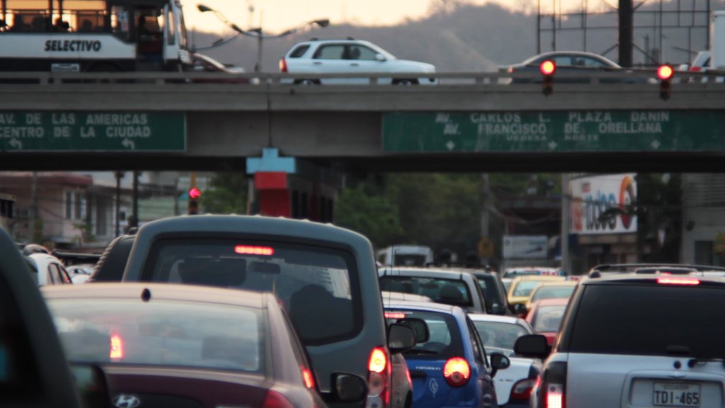mariagraziabp's tweet photo. @HablemosMas_ #NotiMas tráfico congestionado en la Av. Plaza Dañín https://t.co/8z0xYhjulN