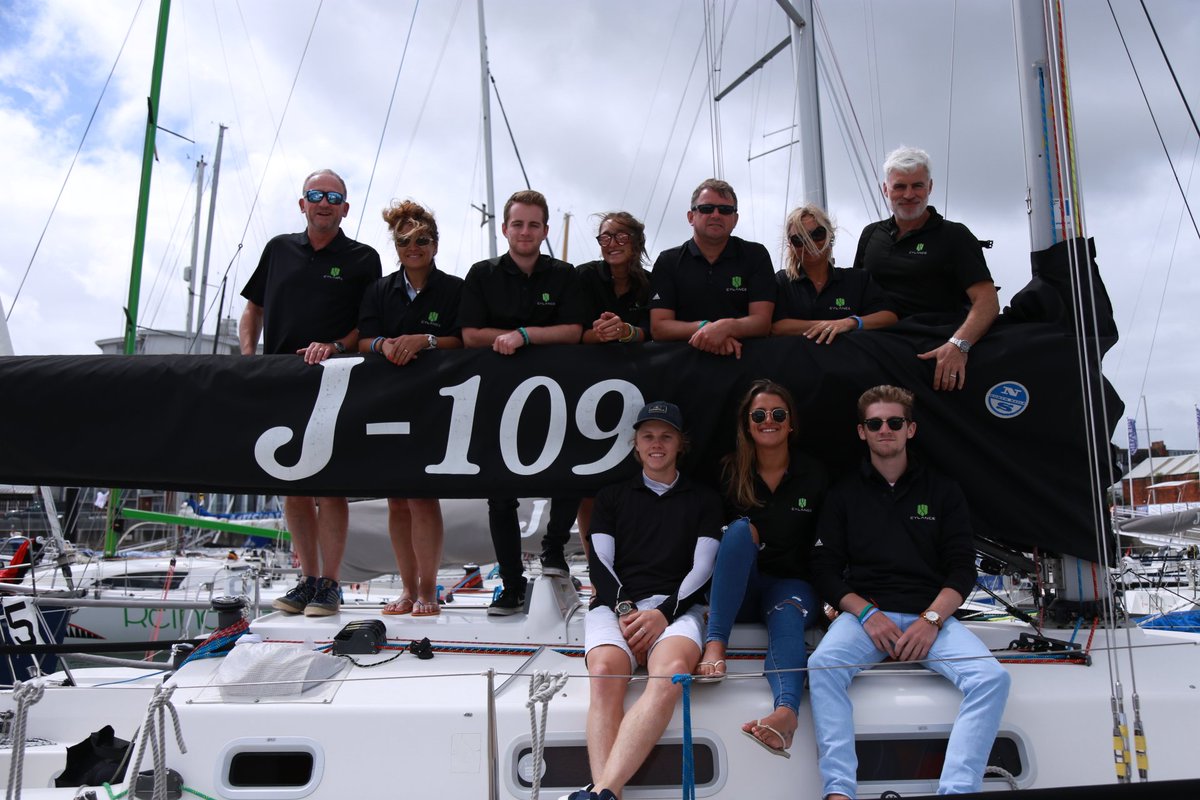 ignition_tech's tweet photo. The @metadigm team looking great flying the @cylanceinc colours at Cowes Week 2017 #IgnitionSmarterApproach https://t.co/guXCX3LMDd