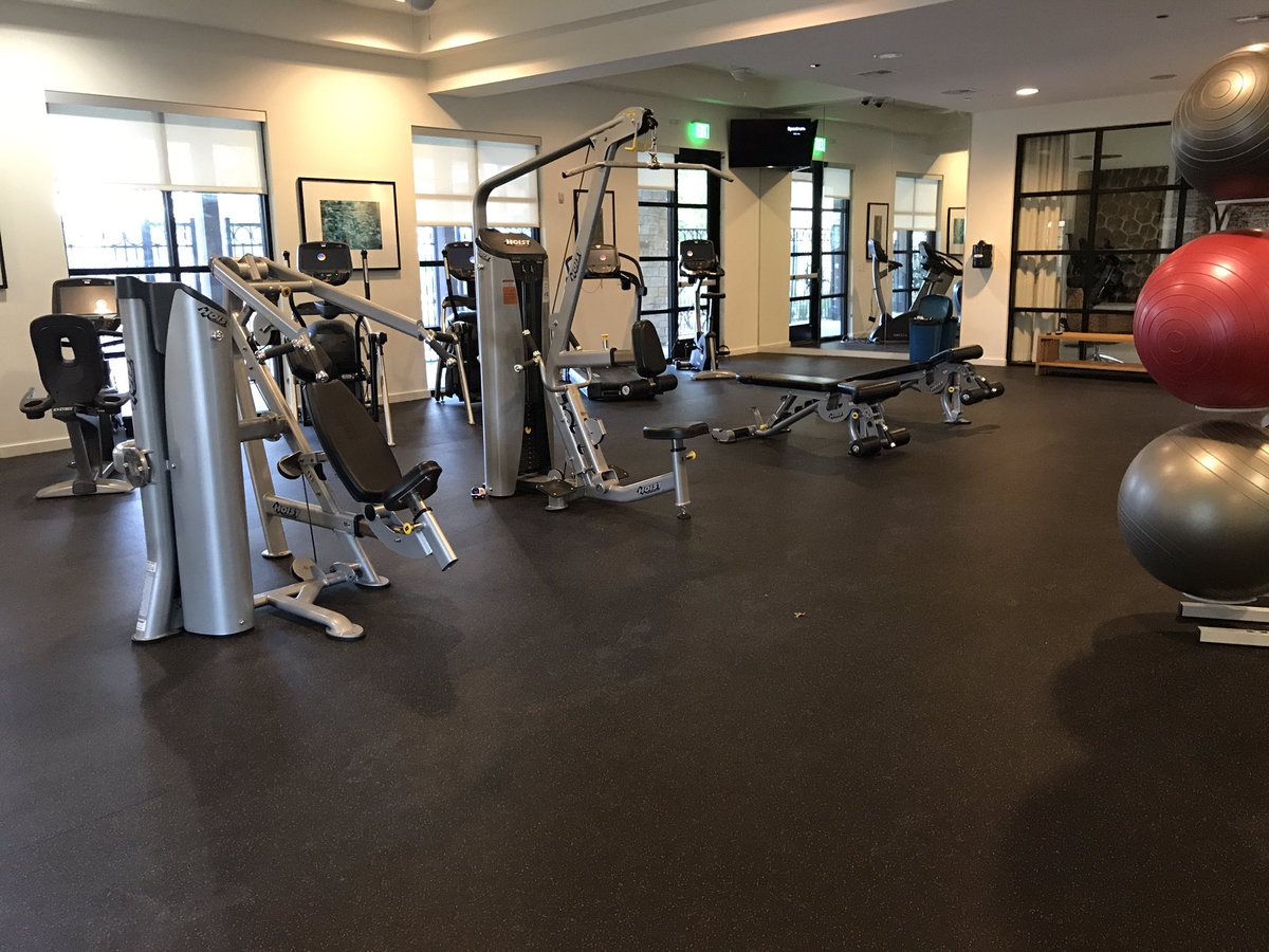 JenLeWinter's tweet photo. This summer Iv tried to push myself to exercise. Walking, swim aerobics and core! Healthy mind! #HedgcoxeSummerSelfies https://t.co/r6vJUFJ1Em
