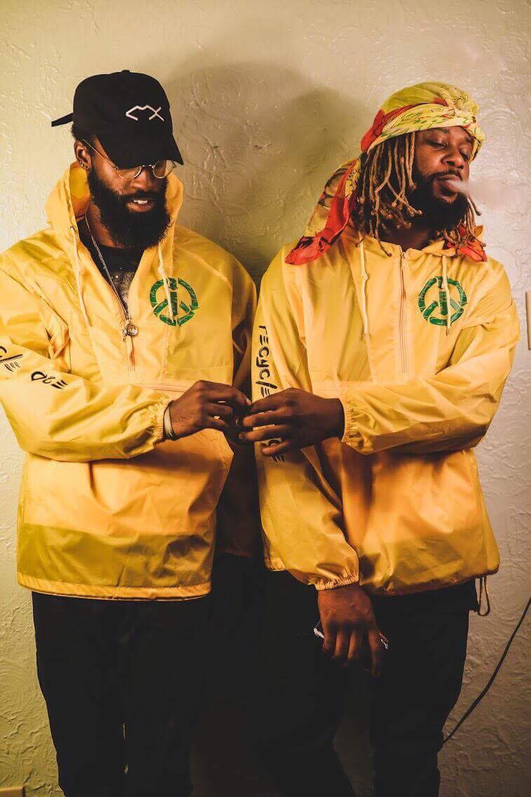 imjustjavaris's tweet photo. We Come In Peace ✌🏽 
Vol. 1: Fall '17 

https://t.co/QTr3QE0nZG
#RecyclePeace 
|📸: @zaahirarihel| https://t.co/U2QUYov7B0