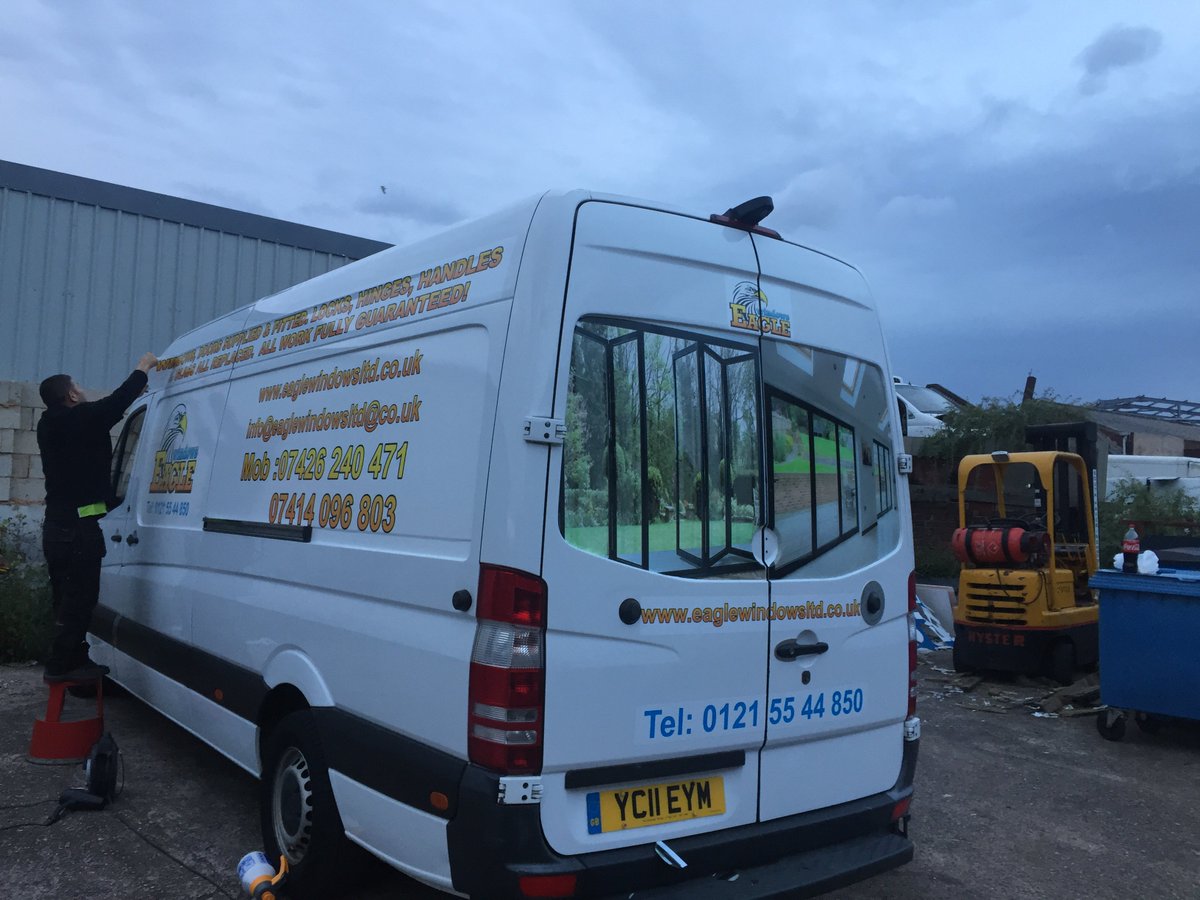 IllusionPrints's tweet photo. A very happy customer with his customised business van signage #CustomisedPrint #branding #IllusionPrint #PrintinUK #PrintingService https://t.co/Vjl6lin6YS