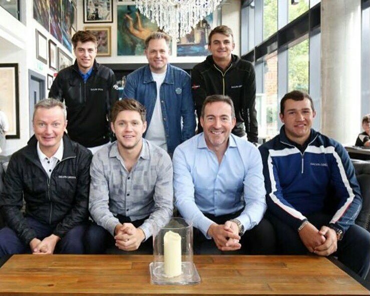 nhbrtour's tweet photo. ��| Niall e a equipe da @modestgolf no @gallerybelfast, hoje. https://t.co/MrWpThYTWE