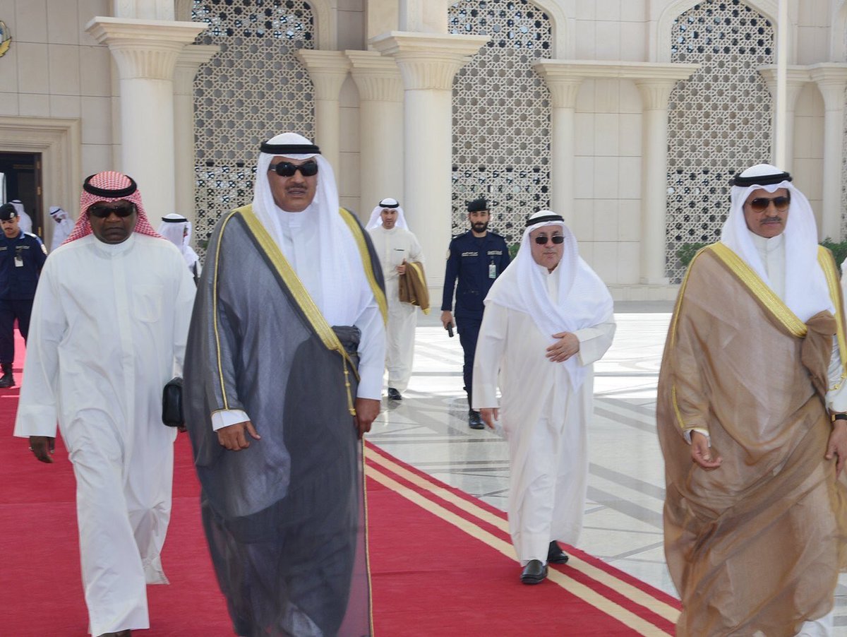 saudistuff's tweet photo. #عاجل..
أمير #الكويت يوفد مبعوث إلى #السعودية ثم الى #مصر بشأن الأزمة الخليجية https://t.co/6AlakUbXrX