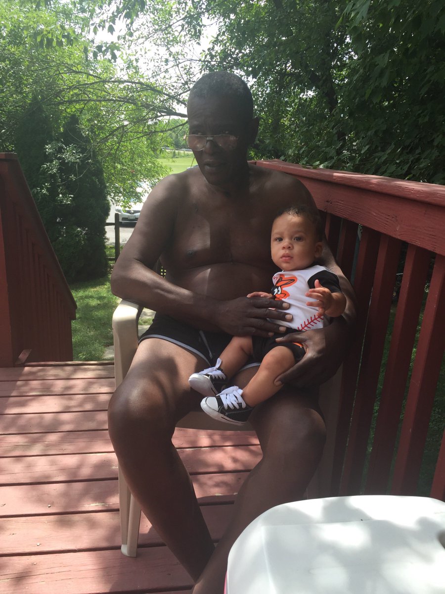 erkyDee's tweet photo. Why uncle Archie why you leave us everything was good yo , we was just with each other yo whyyy yo https://t.co/D5hgUoKkVu