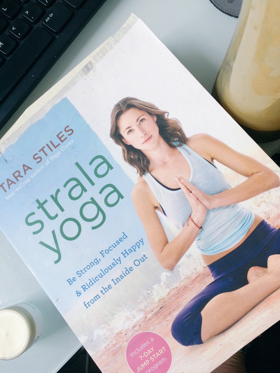 Theprettysweaty's tweet photo. Lunch time and preparation read @Strala_Yoga @TaraStiles ✨ #yoga #whomadetherules #strala https://t.co/wtaiRl0f7e