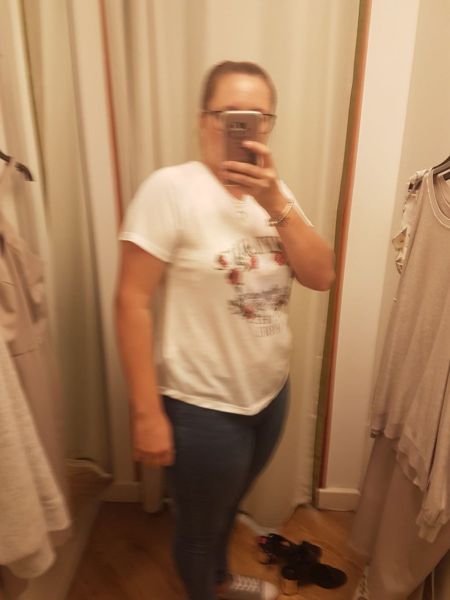 👗ARE YOU SCARED OF THE CHANGING ROOMS TO ?? 👗

#changeiscoming #selfconfidence#dressingroom  #nomorebaggyclothes#positive#togetherallrise