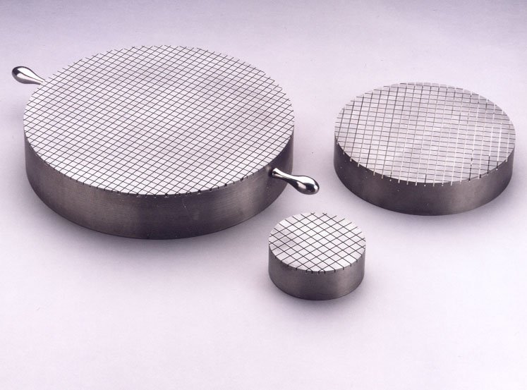 LapmasterIntl's tweet image. #Lapmaster tip of the week - Looking for the Proper technique for using hand-lapping/polishing plates? Check it out: lapmaster-wolters.com/hand-lapping-p…