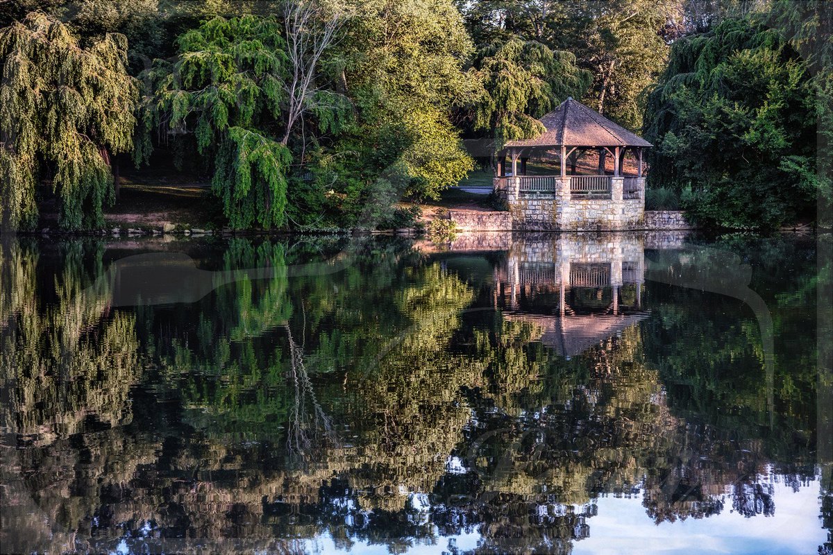 CapturedbyLewis's tweet photo. The duck pond gazebo at Virginia Tech.  #gohokies #VT #Hokies #VirginiaTech https://t.co/W1gErsSS38