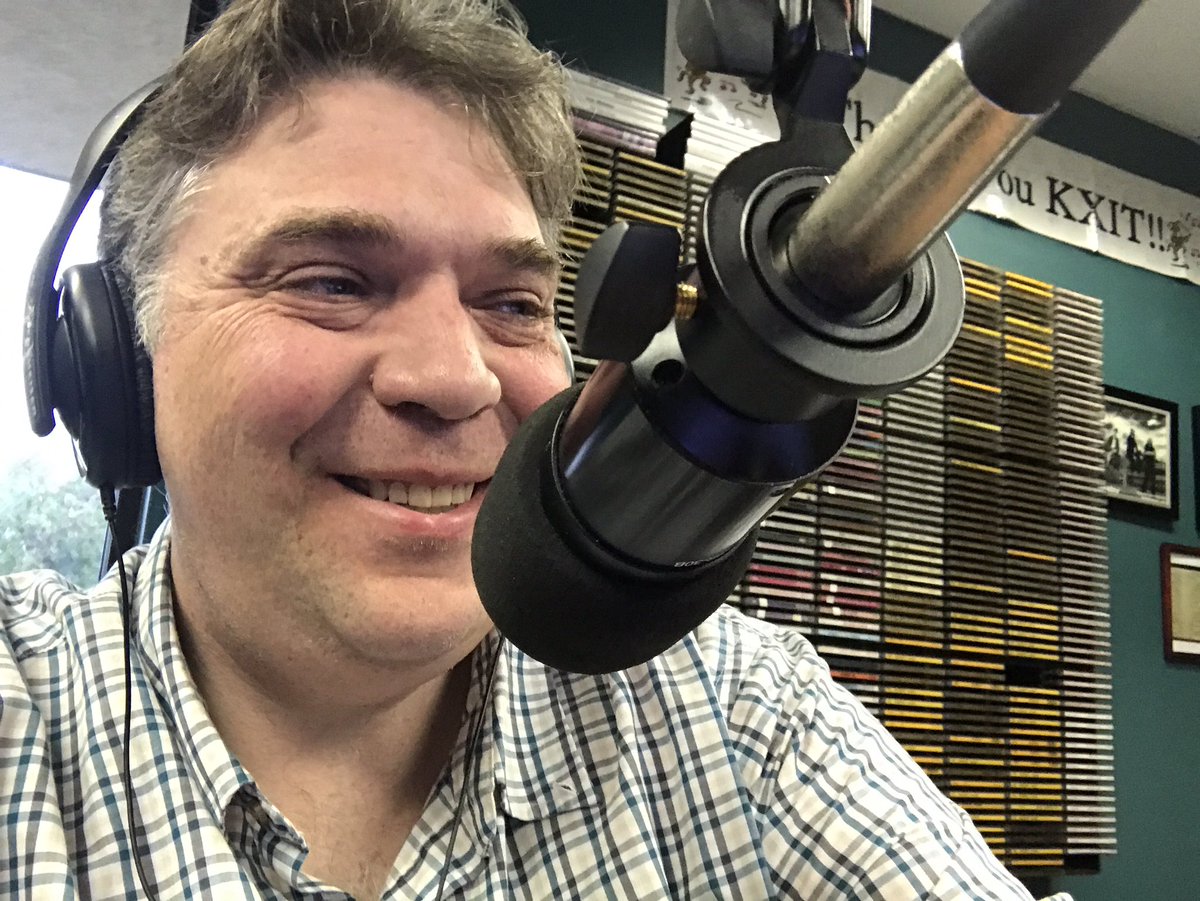 DalhartWX's tweet photo. My therapy involves playing my favorite songs for 8000 people every morning https://t.co/wxyagT3r9k #Dalhart #radio #kxit #texas https://t.co/N6t6qCRbVQ