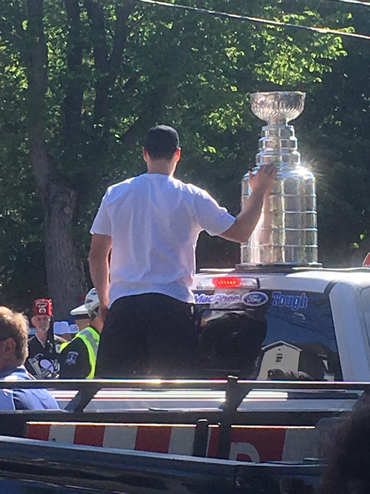 Happy Birthday Sidney Crosby! Thanks for bringing smiles to with the Stanley Cup! 