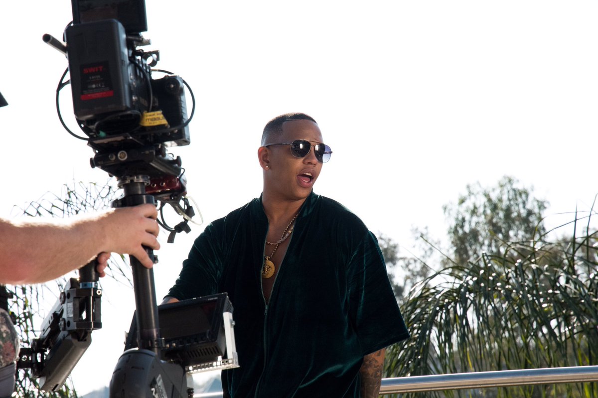 Sliqe's tweet photo. #OceansVideo ft .@Shane_Eagle & .@2freshLES is out now. Click on the link to peep π https://t.co/8g4sQMuE5Z πππππ https://t.co/us6t8g5ITl