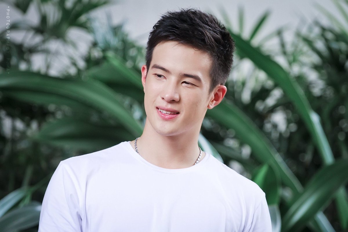 beer_juta's tweet photo. หลงรักผู้ชายคนนี้อ่ะ คนอะไรน่ารักสุดๆ ยิ่งตาตี๋ๆเนี่ยใช่เลย  ใต้ความติ่ง #ขออนุญาติเจ้าของภาพนะคร่าา  #เจมส์มาร์ #jamesma #jma #รักเจมส์มาร์ https://t.co/gczXWSPCL4