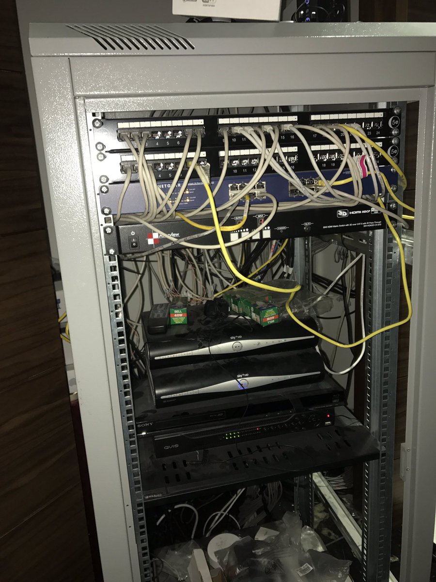 Enhanceautoma's tweet photo. Oh Dear. #notliveinstall #homeautomation #whathavewegotourselvesinto https://t.co/h19cfFMJ50