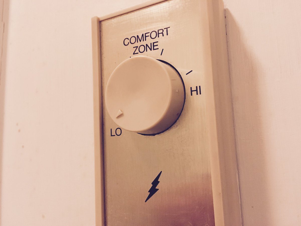 CreativeArtsCon's tweet photo. Don't expect better results if you stick with the same old B2B content strategy. Be bold and experiment! #DontBeAverage https://t.co/PTIKkVhe7r