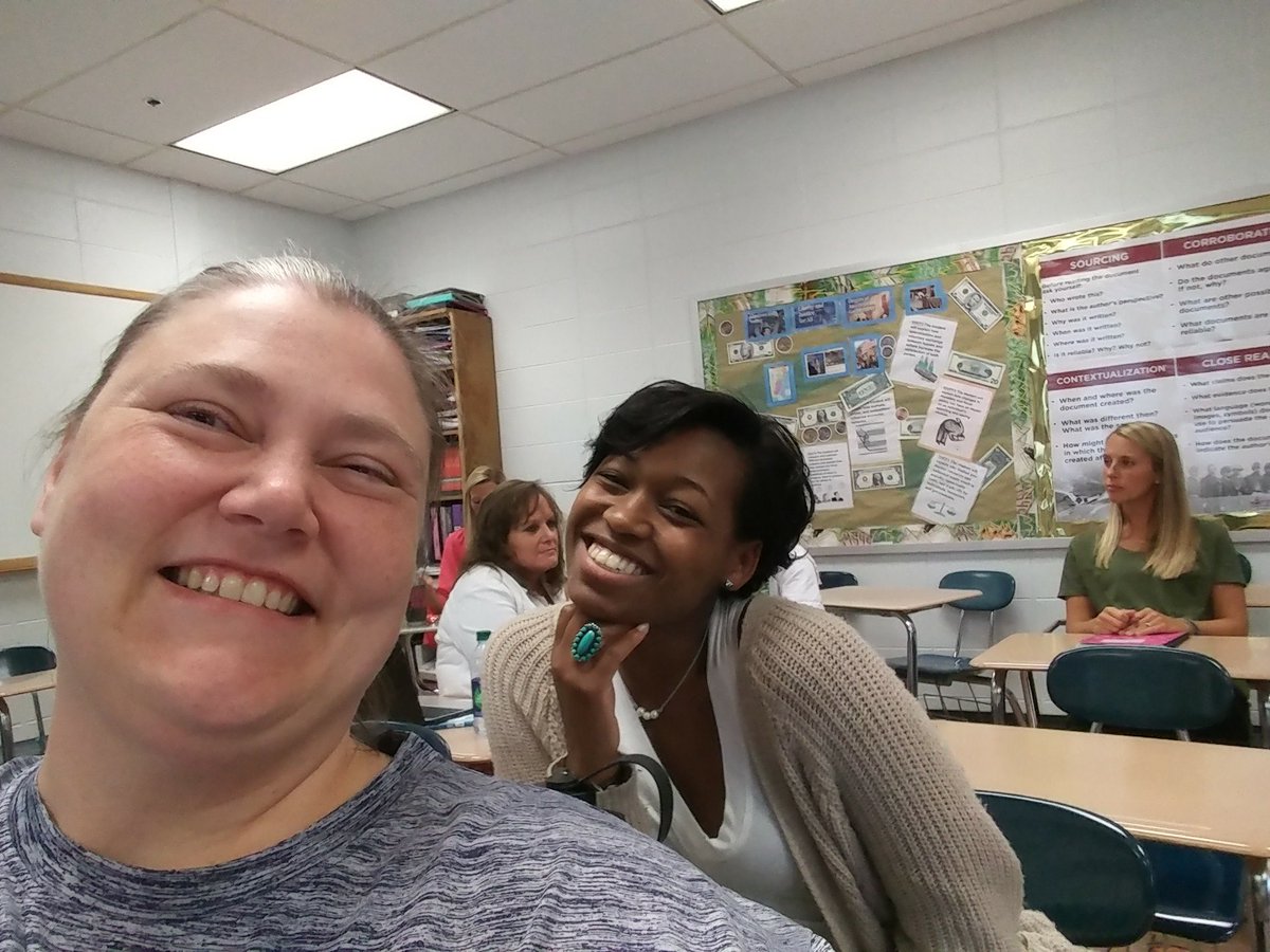 RStorr_LFOMath's tweet photo. Getting ready for greatness from the infamous Dan Lyons in the Equatio class #CCPSIF17 https://t.co/PXngP0slcY