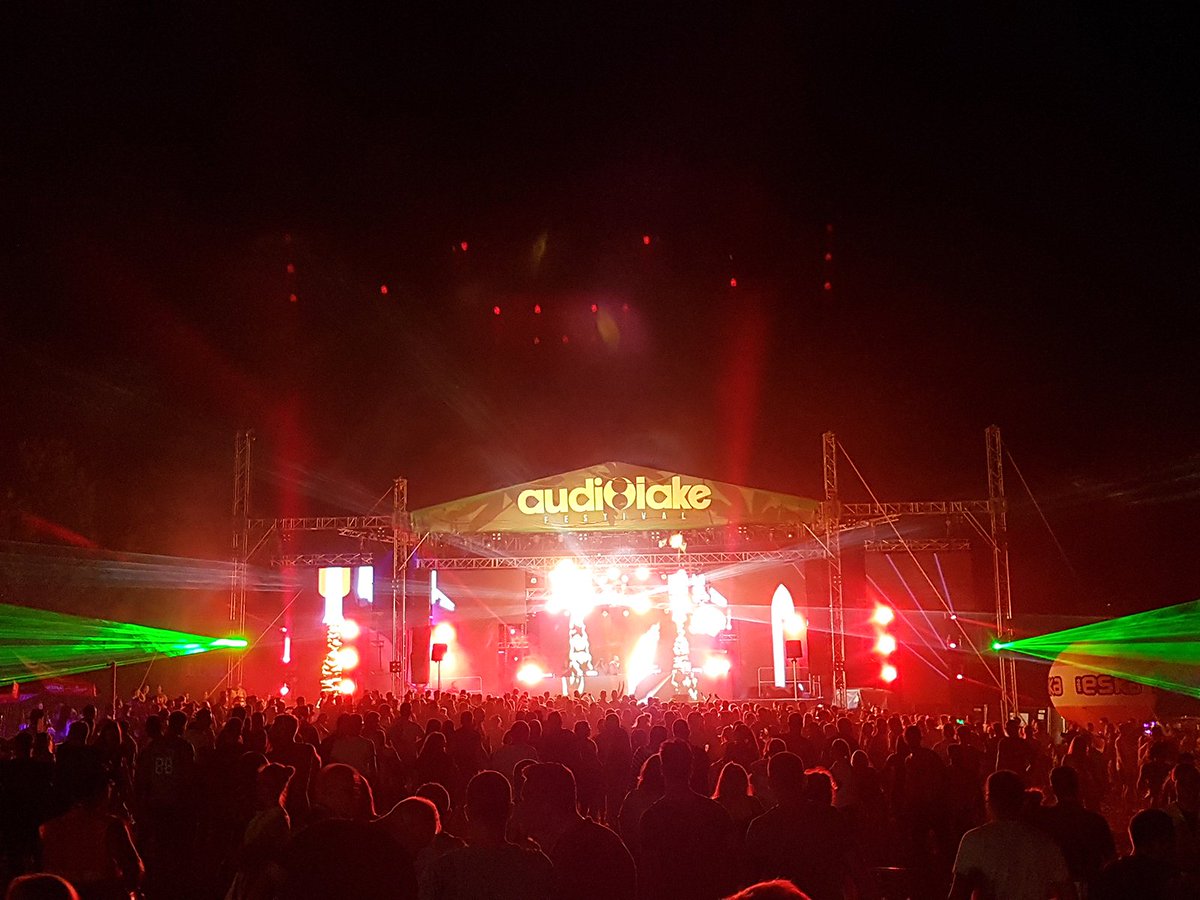 DJDriverPoland's tweet photo. 💣🔥 Pomimo późnej godziny mojego seta na Mainstage #AUDIOLAKE #Festival 2017 publika została praktycznie do samego końca ...Dzięki za to <3 💣 https://t.co/VZsBtdADA3
