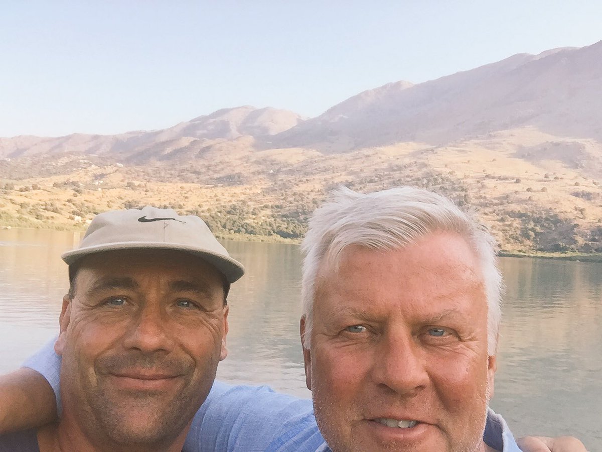 MikeChubbster's tweet photo. Journey stop for sun down at Lake Kournas, chill time with friends, Crete its unending beauty is mind blowing, you gotta visit peeps  WOW https://t.co/6xZgJyZ5bT