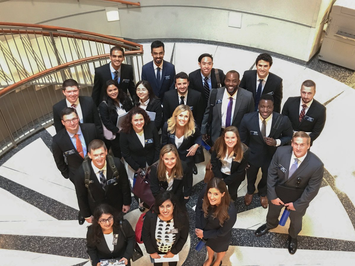 NDBusiness's tweet image. It's the first day for @NotreDame's 50th MBA class. Welcome to Mendoza! #NDMBA @nd_mba