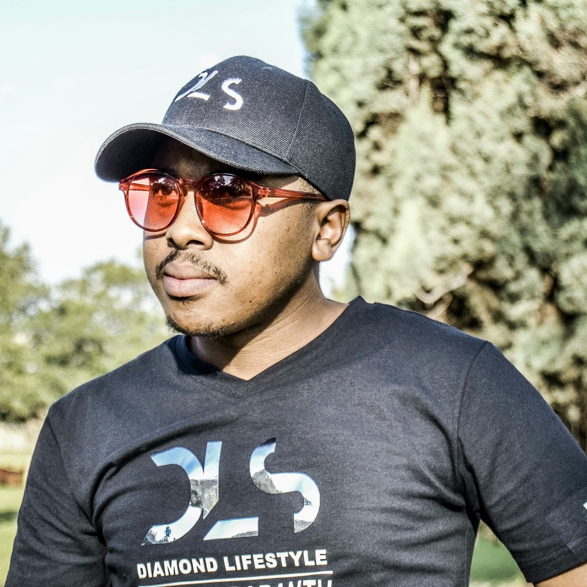 TeezaDadj's tweet photo. #NewProfilePic https://t.co/SpYlAkku49