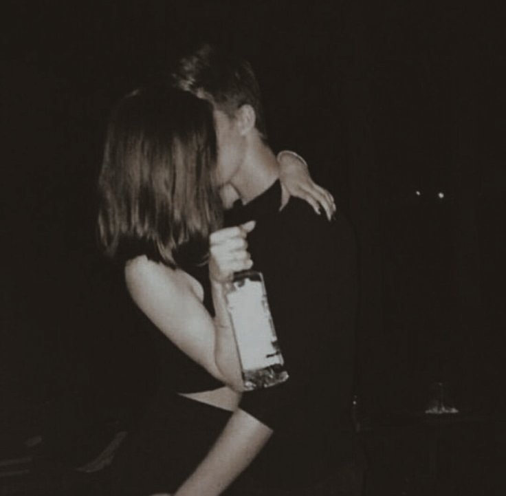 ysltin's tweet photo. ─🍷 u me &amp; hennessy, look what you did to me

⇂  #EXOLSelcaDay  ⇃ https://t.co/P8BNn5uJ5Z