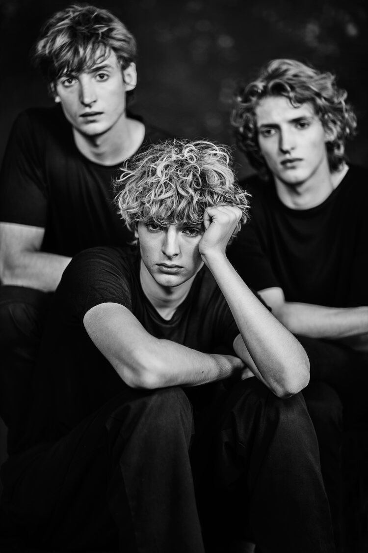 Zzztot さよなら ぼくのモンスター のアリオシャ シュナイダー 胸騒ぎの恋人 ニールス シュナイダーに似てるな と思ったら実弟で 他の兄弟も皆なゴージャス容姿だった そして皆んな役者をしてるよう 末っ子のvassili Schneider 3 4枚目の