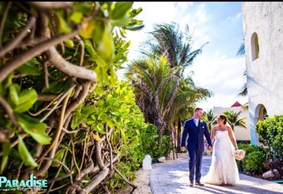 Planning a #DestinationWedding? Leave the hard work of planning to our experts! #KarismaWeddings
[Photo via IG user @paradisephotostudio]