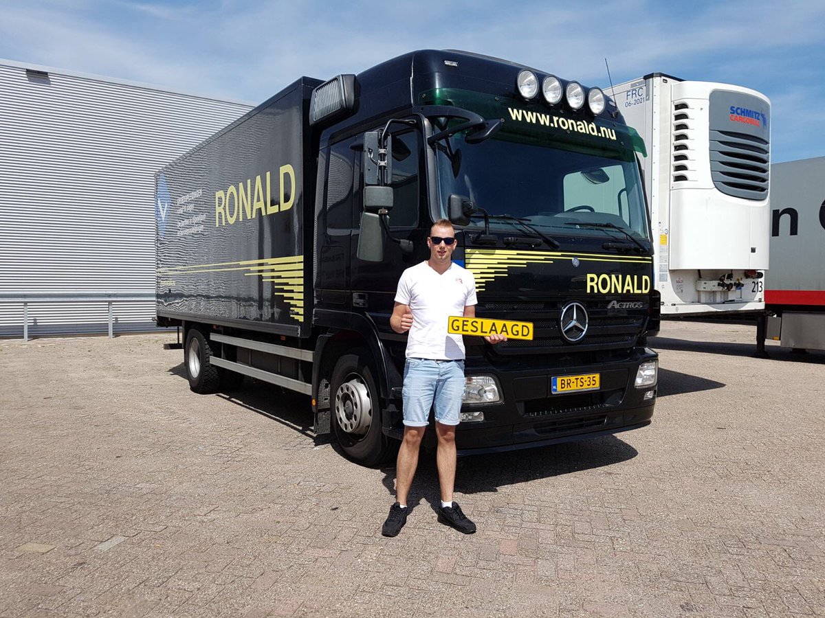 Damian Volmer gefeliciteerd met je #vrachtautorijbewijs👍