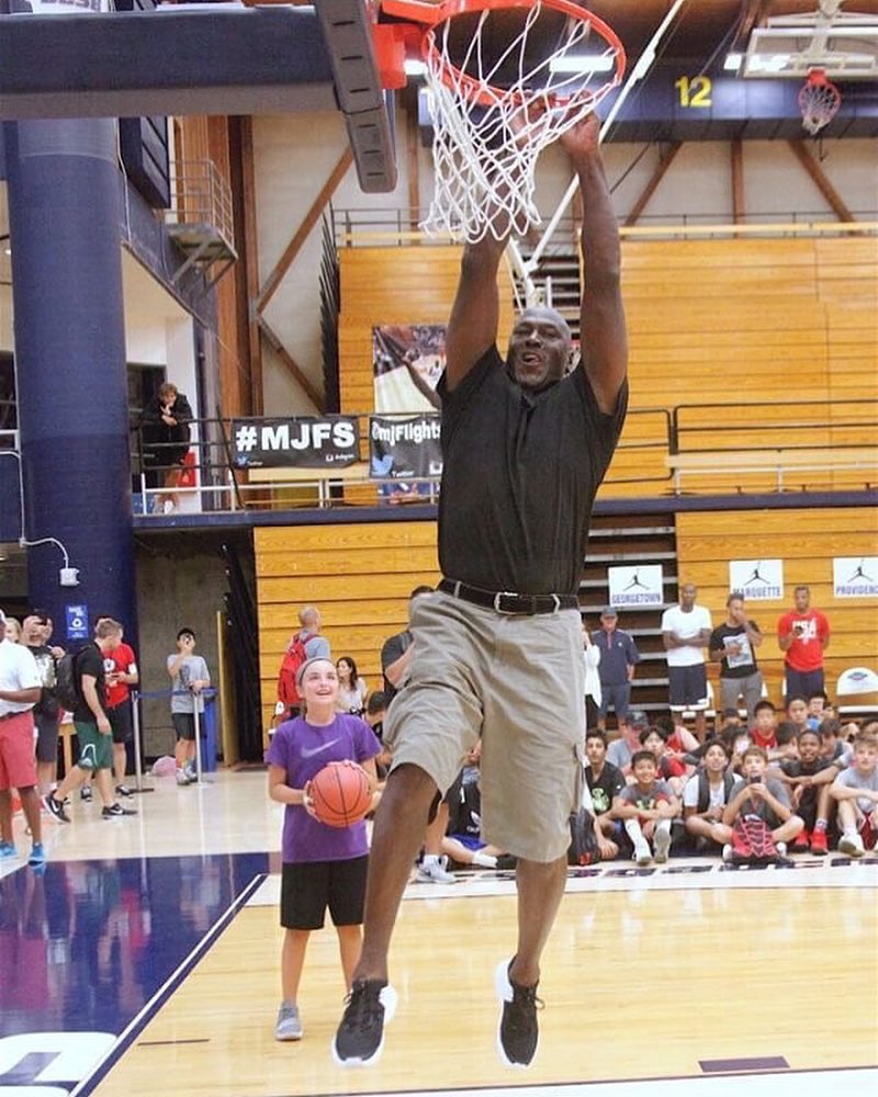 oldskoolbballx's tweet photo. Michael Jordan at his basketball camp. Age 54, still doing it!
#MJFS #StillMJ #MJFridays #oldskoolbball #michaeljordan https://t.co/k2NKhbonRp