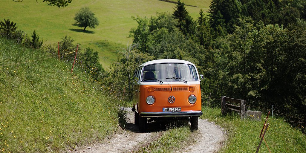 VW_es's tweet photo. RT si alguna vez has soñado con recorrer el mundo en una #FurgoVW. https://t.co/mFbE5TUg9K