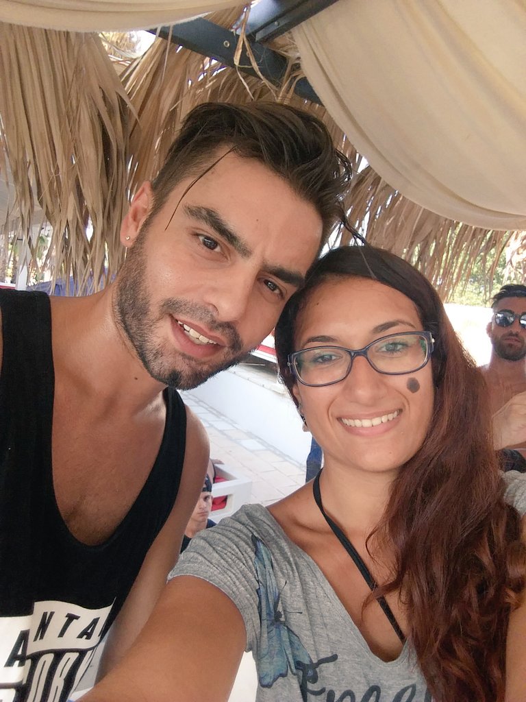 J_Biokru's tweet photo. Io con uno dei miei due bambini 💙
 io super cessa ma lui è stupendo anche con 50 gradi, non ha preso dalla madre per fortuna #clario https://t.co/mIyK6RO9Sn