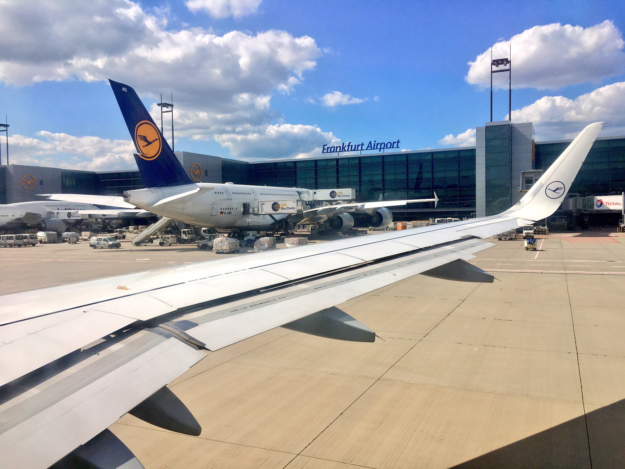 doc7austin on Twitter: "Lufthansa Airbus A320 with ...