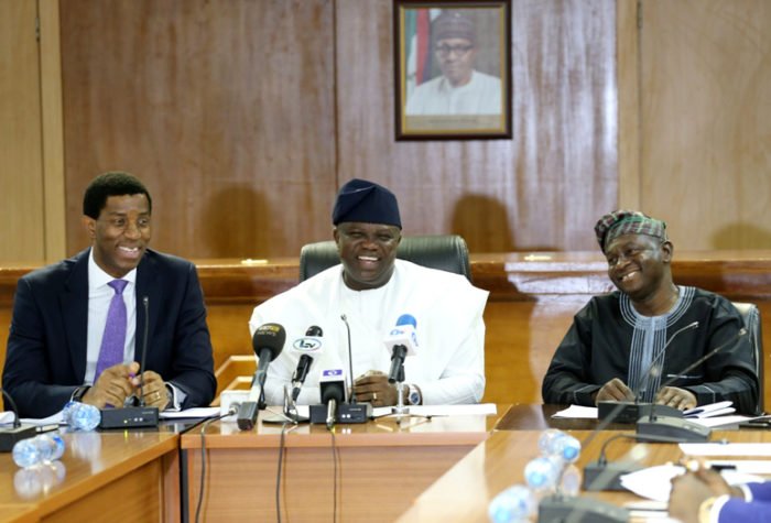 lightuplagos's tweet photo. In case you missed it.
Gov. @AkinwunmiAmbode with H.C Olawale Oluwo at @NERCNG last Friday https://t.co/Bv566yq5C3 #PoweringLagosofTheFuture https://t.co/rrU64uG2BF
