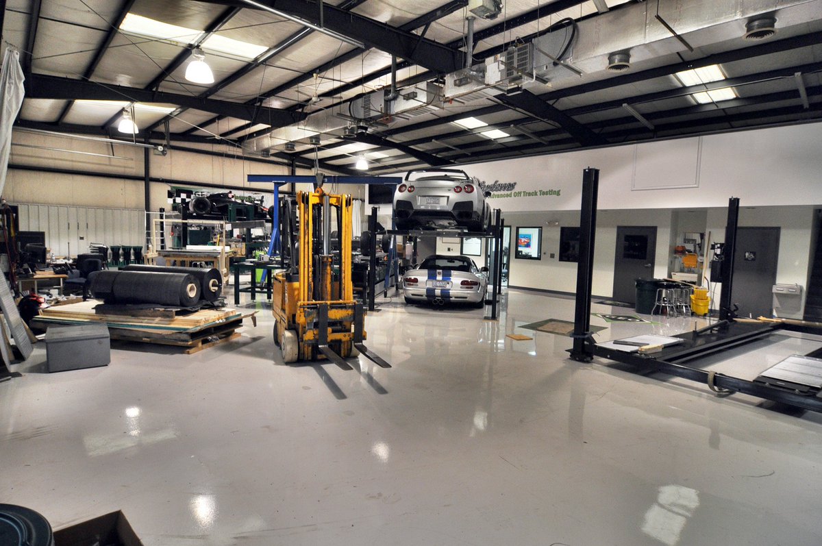 GeoTestCenter's tweet image. Changing up the shop again! And a thorough scrubbin'...proper rainy Monday task #mopnglow #cleanallthethings