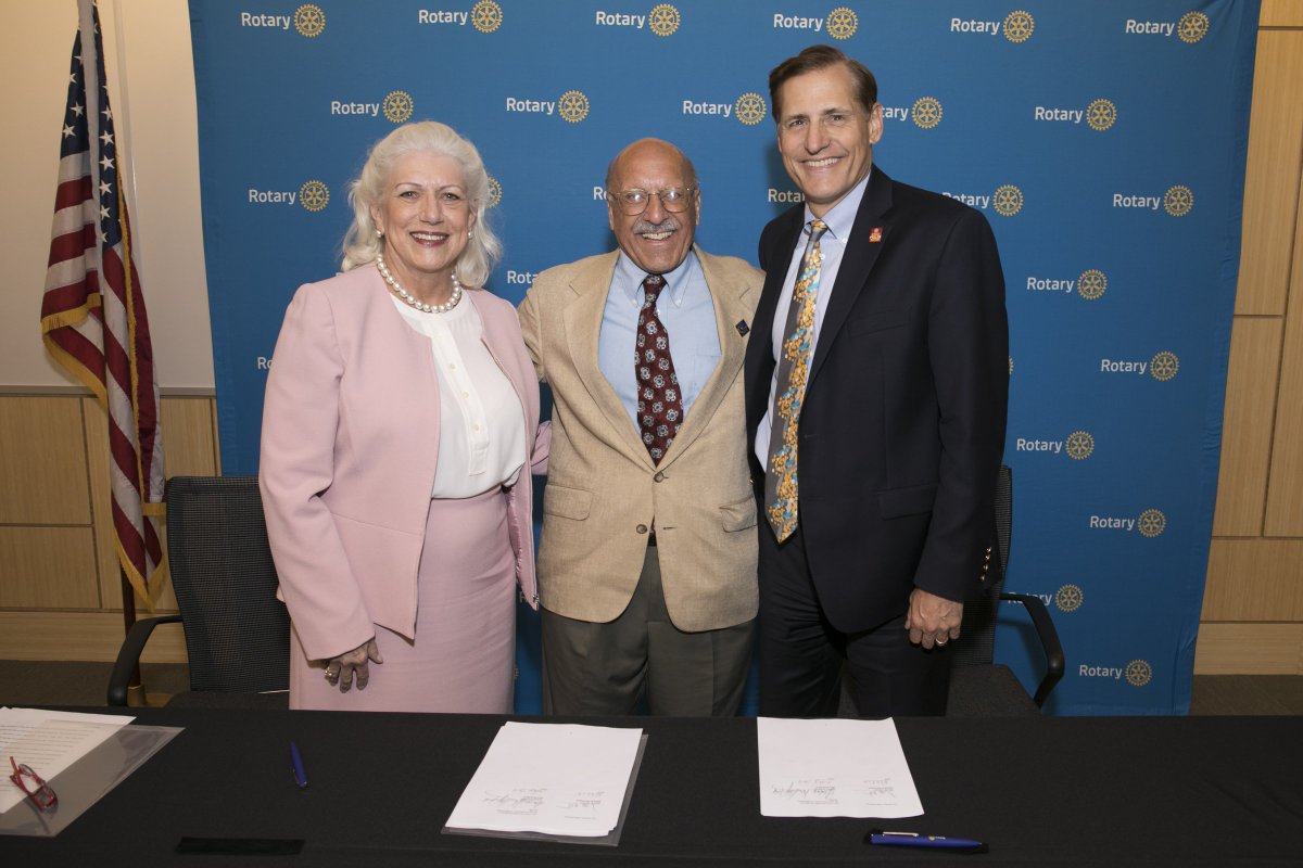 Rotary's tweet photo. Today, #Rotary signed a partnership agreement with @IAPB1 to work together to provide critical services and care to prevent blindness. https://t.co/vjCWw1XVu7