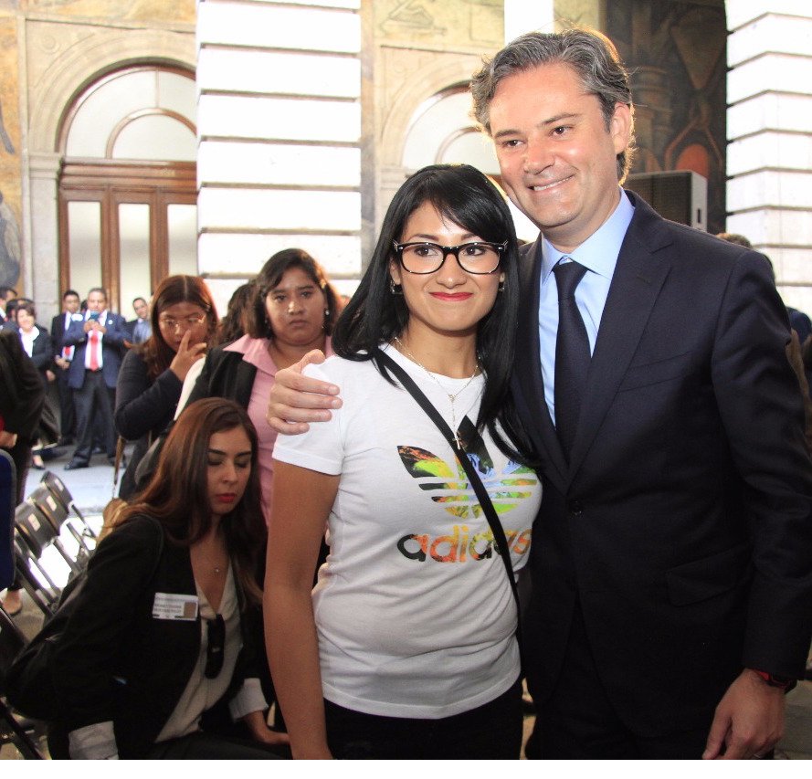 aurelionuno's tweet photo. Hoy, 902 maestros de primaria de la #CDMX obtuvieron su plaza por su propio mérito, de acuerdo a sus resultados en el concurso de ingreso. https://t.co/hqzr7Tw4xj
