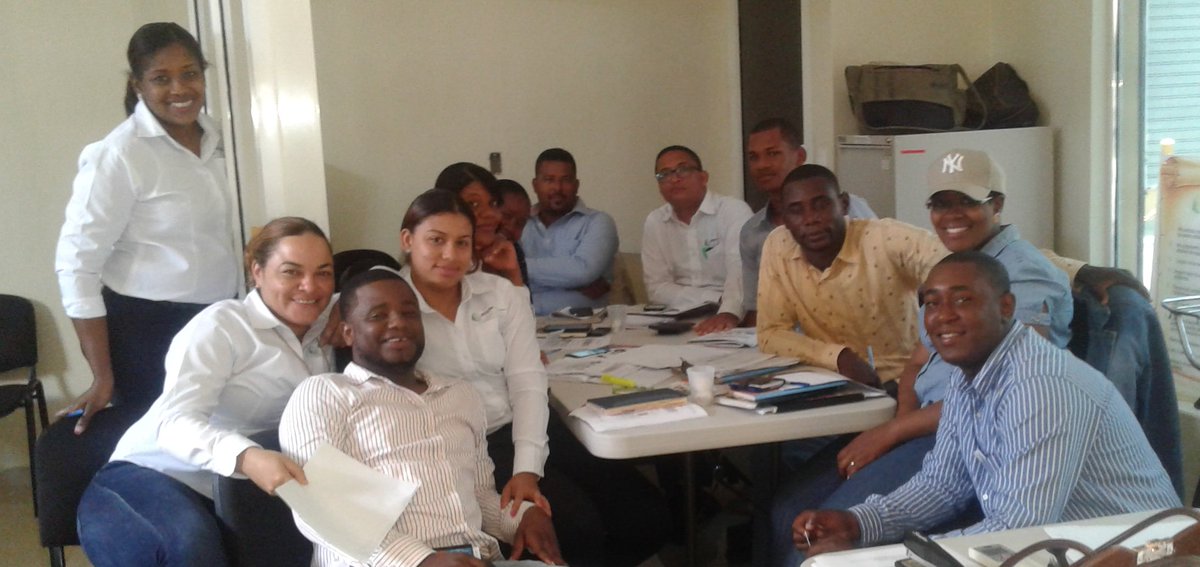 eclofdominicana's tweet photo. Participantes en el taller #EducaciónFinanciera para los empleados de la sucursal #Eclof municipio #Guerra, #EclofEduca https://t.co/GBX4ktjHPi