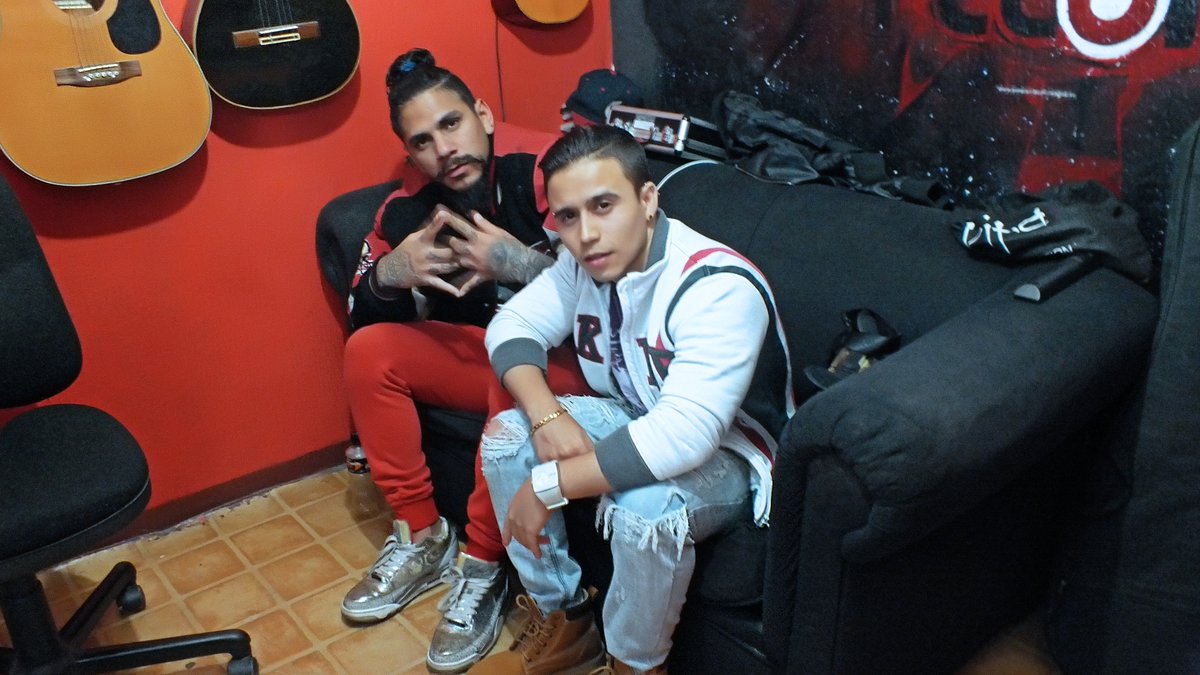 CharleyMusik's tweet photo. Cuadrando la verdadera vuelta @nucleorigen Se viene algo sólido. 💯 🔝 #CharleyThePromise CP♕ #OrigenRecords @IvicuyRecords https://t.co/7z8dwqC5vx