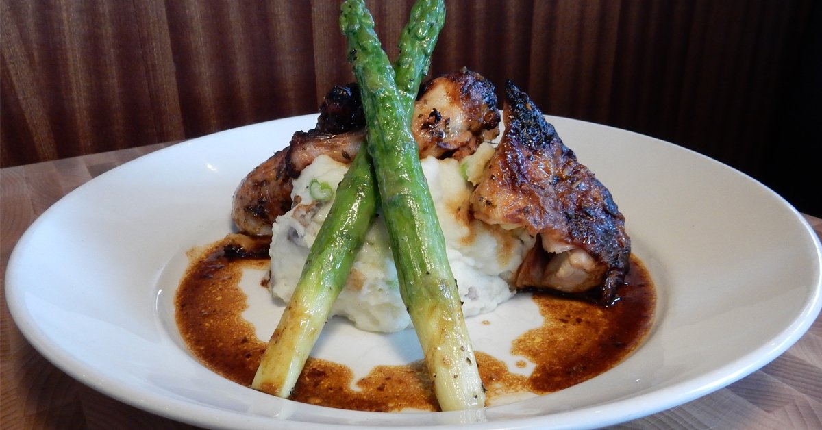 DFGrille's tweet photo. Eating chicken without skin is like riding a bike without wheels! #BrickChicken https://t.co/5nUPnUvP44