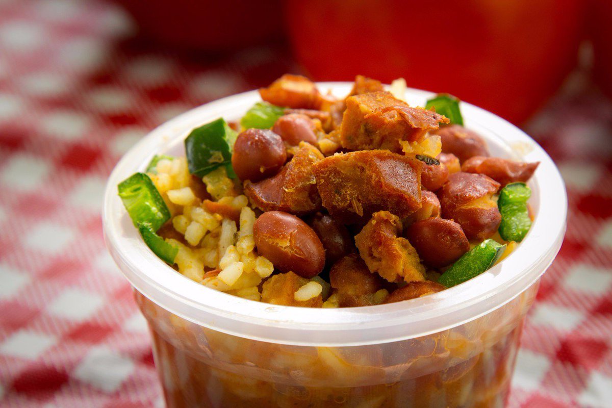 By show of hands(or likes), who loves red beans and rice?