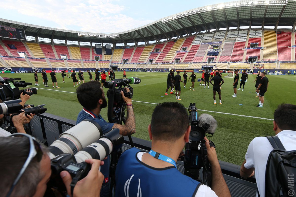 ManUtd's tweet photo. Ready for Real 💪 #SuperCup https://t.co/q6tGIqwt9Z