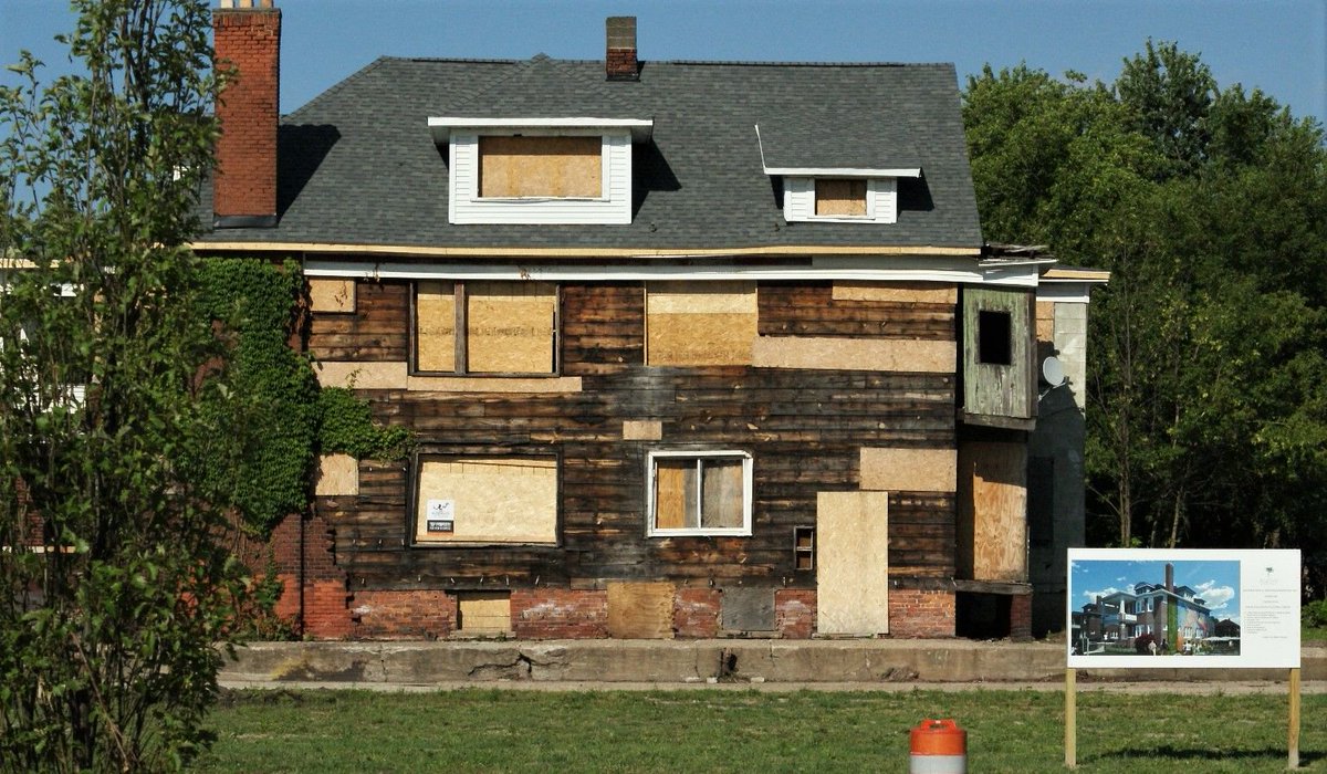 wdet's tweet photo. 12th and Clairmount Shows Scars And Signs of Hope >> https://t.co/84GsJLgZOp #DET67 #DJCNews https://t.co/PugFvKUV5o
