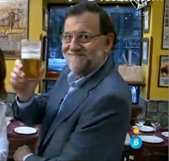 pasanospoco's tweet photo. - Y al girarme para pedir unos boquerones he notado como un pinchazo...
#Marivent https://t.co/RRbfIqhBfy