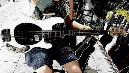 AdamZeven's tweet photo. Para esto trabajo <3 <3 <3 #minuevojuguete #stearling #MusicMan https://t.co/2bgnQCixGJ