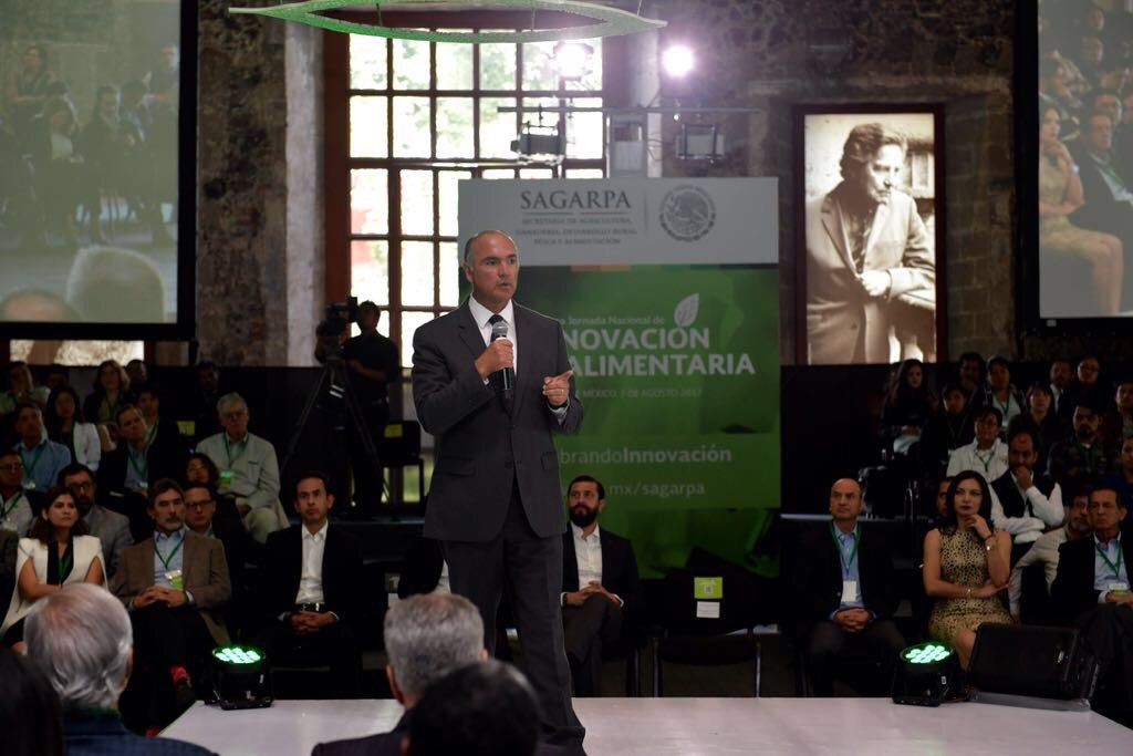 ppcalzada's tweet photo. Inauguramos la 1ª Jornada Nacional de Innovación Agroalimentaria | La innovación nos hace más fuertes y mejores competidores en el sector https://t.co/kDWkVfHVc1