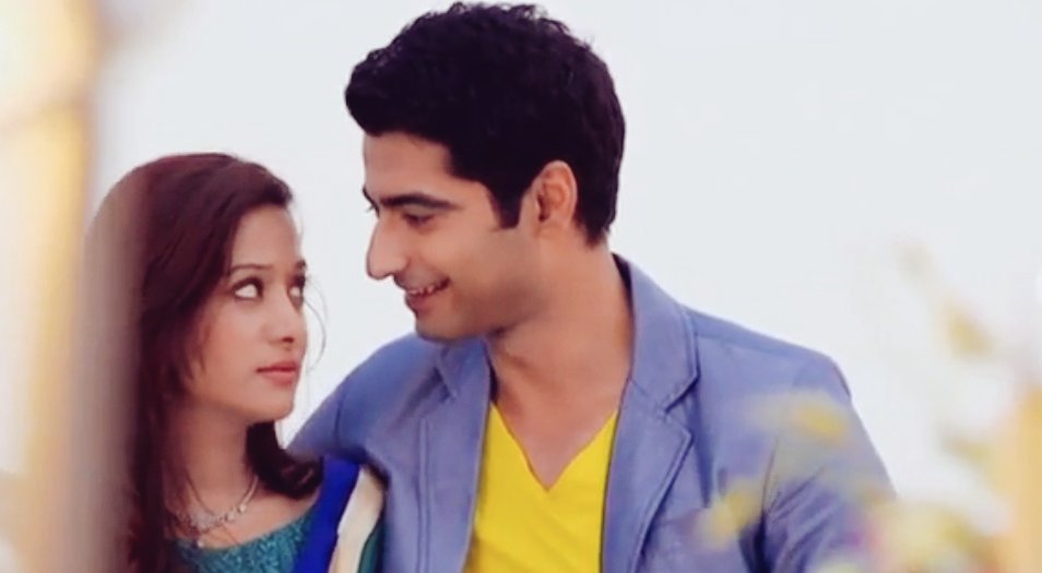 Beintehaa18's tweet photo. Bugün ki tagımız hadi o zaman #AşkaDoğru https://t.co/1jzBAdxE0V